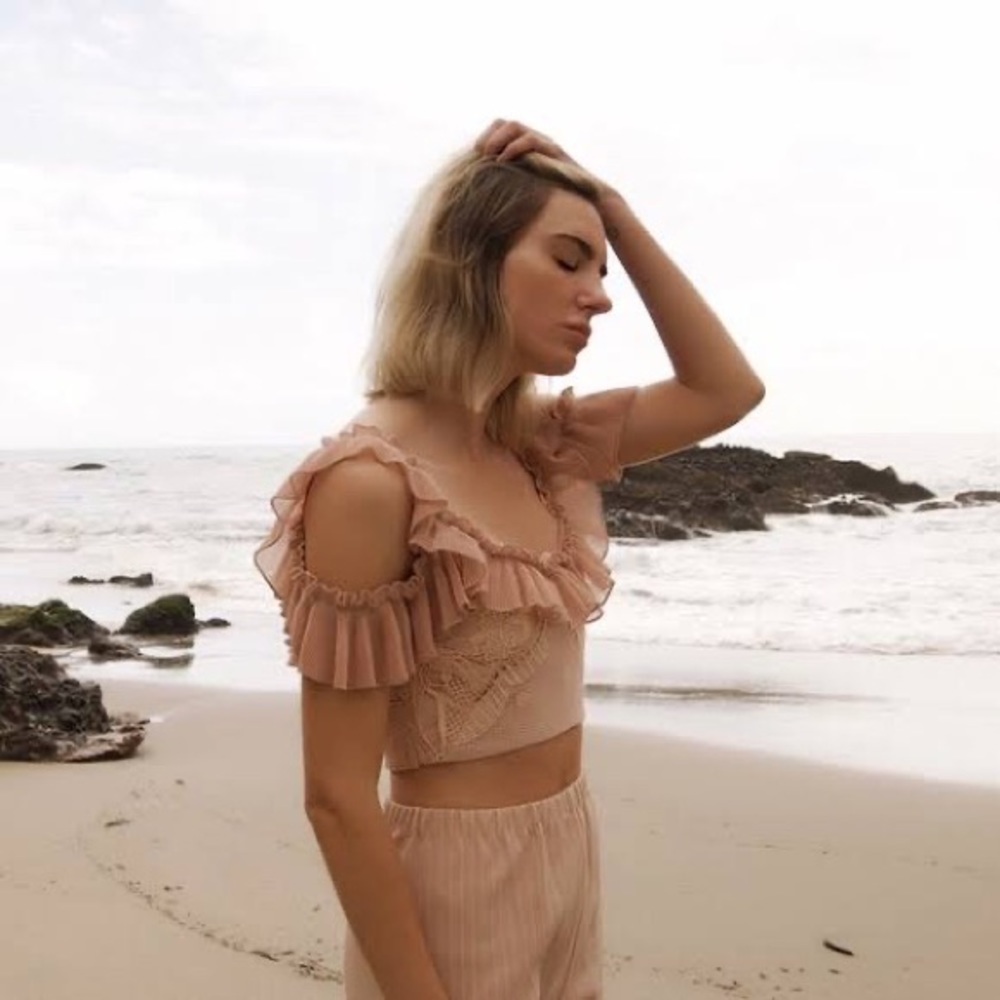 ALICE MCCALL Signed Sealed Lace Ruffle Cold Shoulder Crop Top - Picture 7 of 16